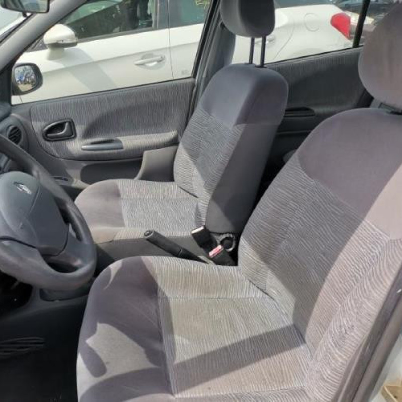 Compresseur clim RENAULT MEGANE 1 Photo n°10
