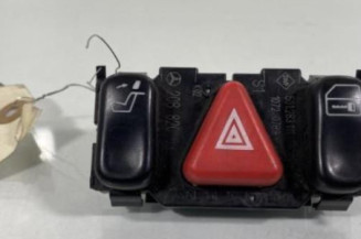 Bouton de warning MERCEDES CLASSE E 210 Photo n°1
