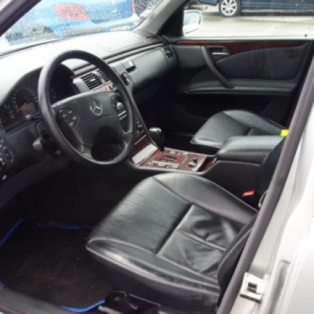 Cremaillere assistee MERCEDES CLASSE E 210