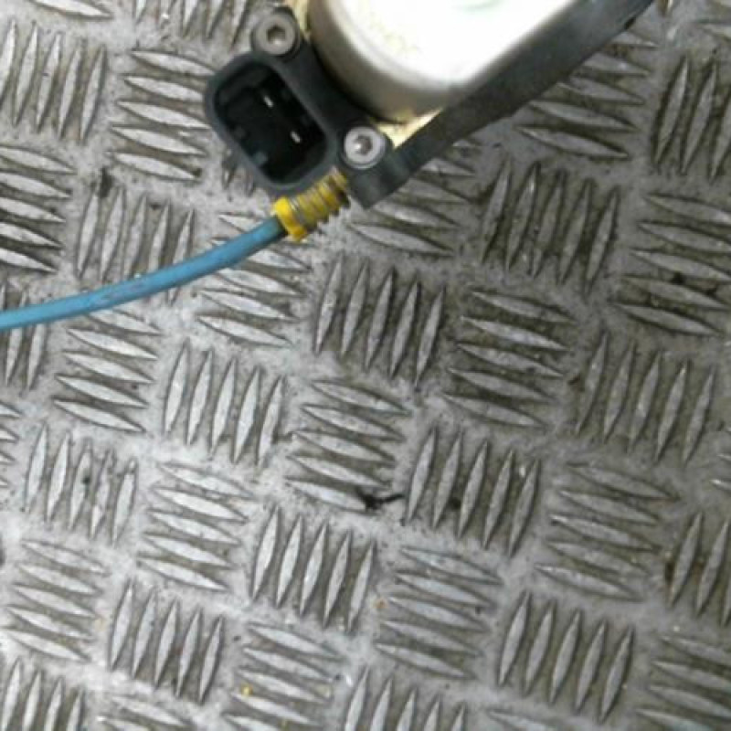 Leve vitre electrique avant droit FIAT STILO Photo n°2