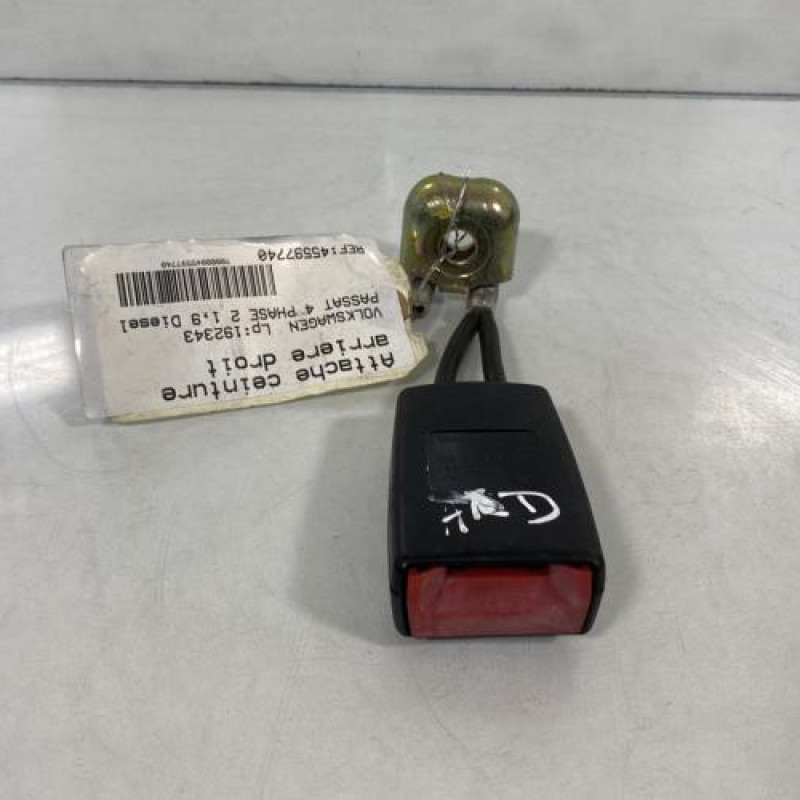 Attache ceinture arriere droit VOLKSWAGEN PASSAT 4 Photo n°2