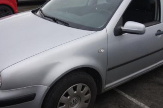 Pretensionneur de ceinture avant gauche VOLKSWAGEN GOLF 4