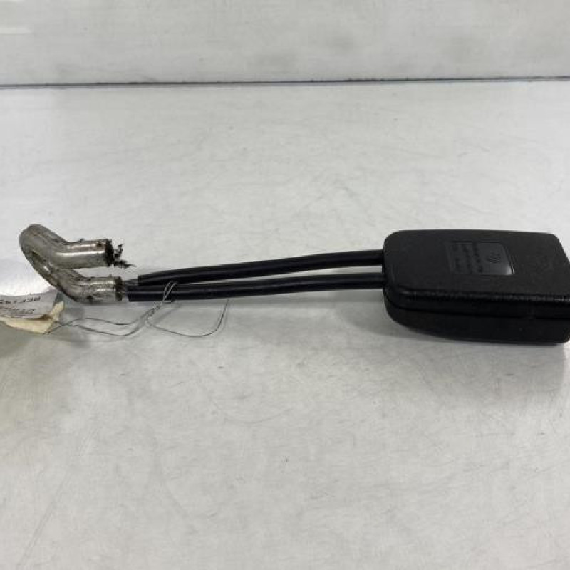 Attache ceinture arriere droit VOLKSWAGEN NEW BEETLE 1 Photo n°3