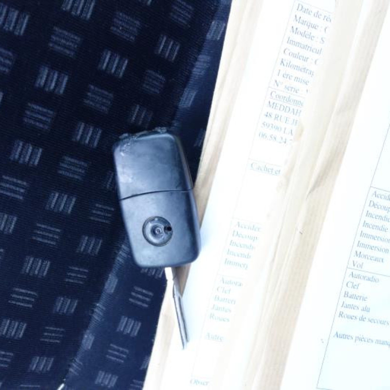 Attache ceinture avant droit VOLKSWAGEN PASSAT 4 Photo n°10
