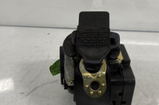 Pretensionneur de ceinture avant droit VOLKSWAGEN PASSAT 4