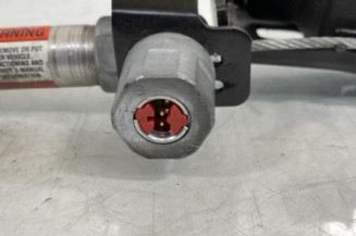 Pretensionneur de ceinture avant droit VOLVO V 50