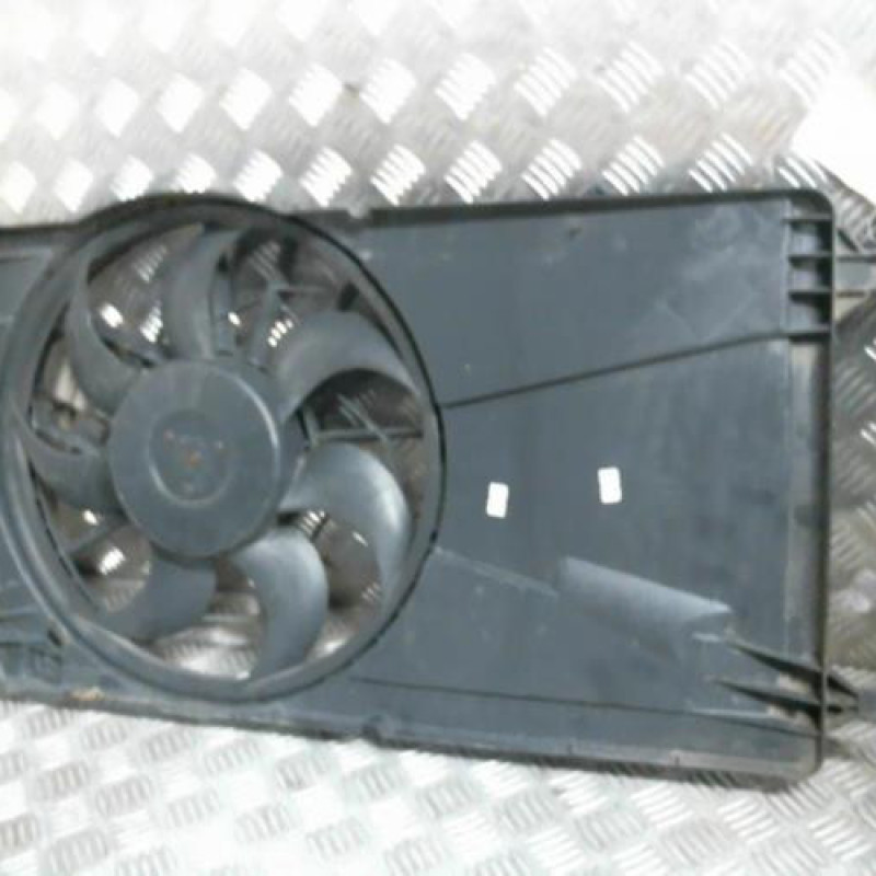 Moto ventilateur radiateur VOLVO V 50 Photo n°1