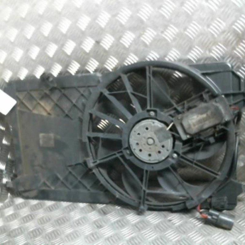 Moto ventilateur radiateur VOLVO V 50 Photo n°2