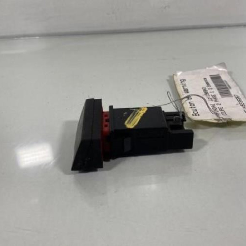 Bouton de warning HYUNDAI COUPE 2 Photo n°2