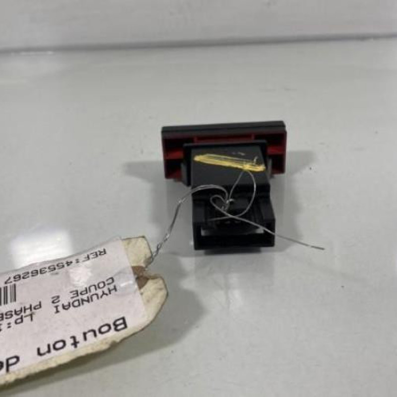 Bouton de warning HYUNDAI COUPE 2 Photo n°3