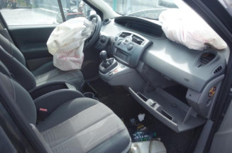 Etrier avant gauche (freinage) RENAULT SCENIC 2