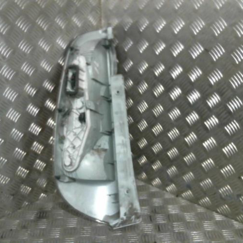 Feu arriere principal droit (feux) SKODA ROOMSTER Photo n°2