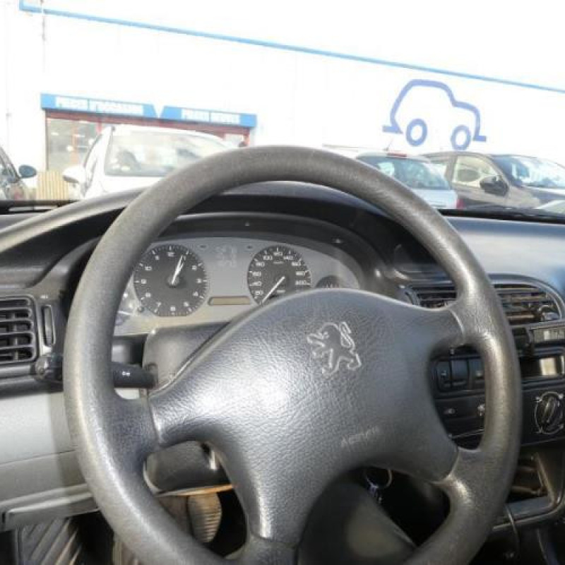 Ceinture arriere droit PEUGEOT 406 Photo n°8