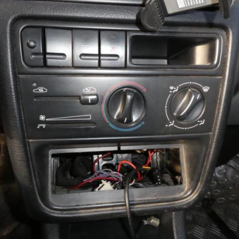 Ceinture arriere droit PEUGEOT 406 Photo n°9