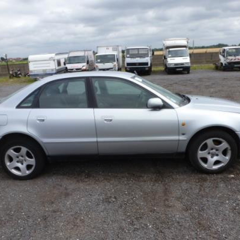 Boitier air bag AUDI A4 1 Photo n°5