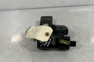 Attache ceinture arriere gauche RENAULT LAGUNA 2