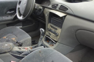 Attache ceinture arriere gauche RENAULT LAGUNA 2