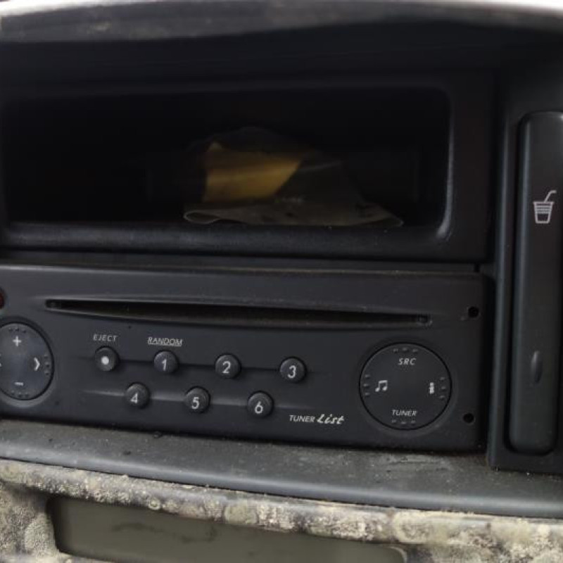 Attache ceinture arriere gauche RENAULT LAGUNA 2 Photo n°11