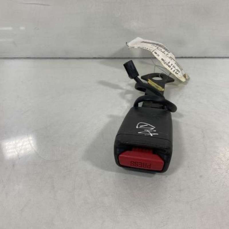 Attache ceinture avant droit MAZDA 6 1 Photo n°2