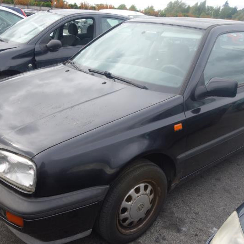 Etrier avant droit (freinage) VOLKSWAGEN GOLF 3 Photo n°1