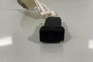 Bouton de warning HYUNDAI TRAJET Photo n°1