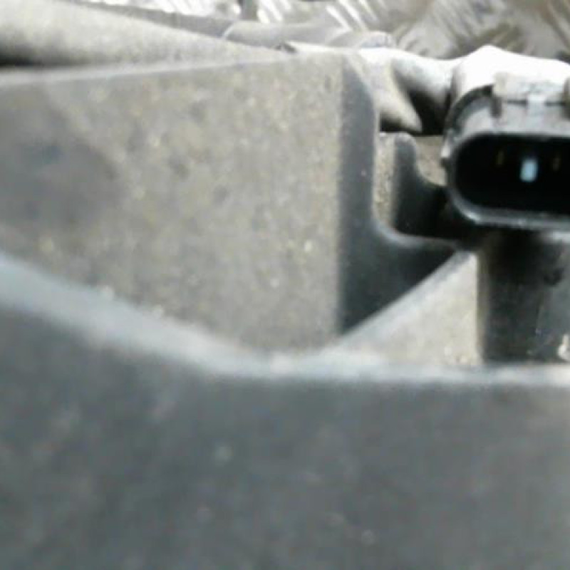 Moto ventilateur radiateur HYUNDAI TRAJET Photo n°3