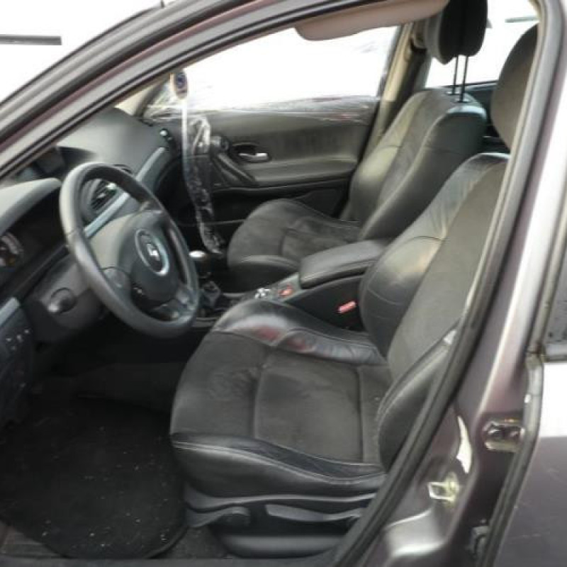 Verin de coffre RENAULT LAGUNA 2 Photo n°7