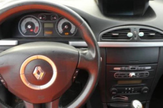 Verin de coffre RENAULT LAGUNA 2