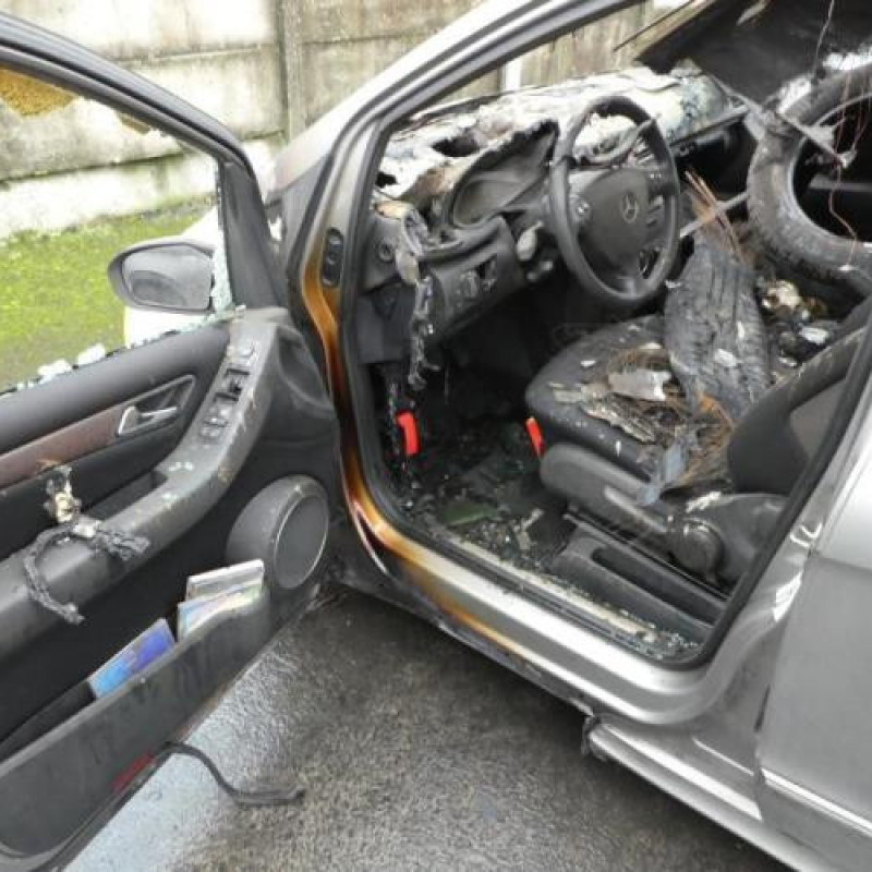 Boitier air bag MERCEDES CLASSE A 169 Photo n°10