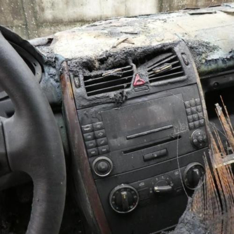 Boitier air bag MERCEDES CLASSE A 169 Photo n°13