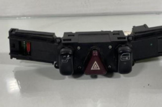 Bouton de warning MERCEDES CLASSE S 220 Photo n°1