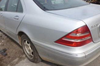 Pretensionneur de ceinture avant droit MERCEDES CLASSE S 220
