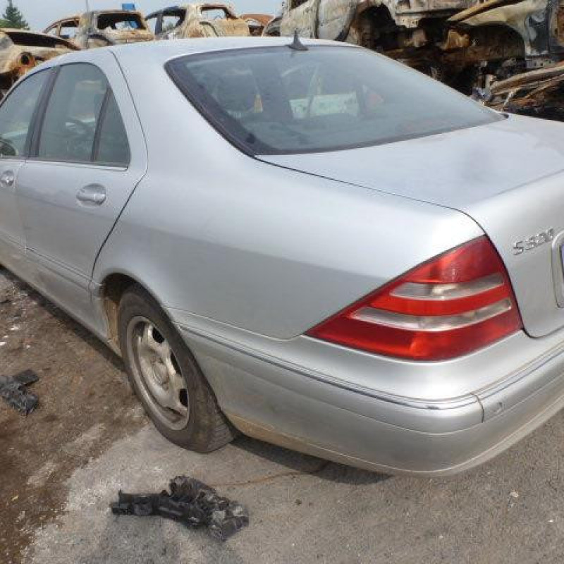 Pretensionneur de ceinture avant droit MERCEDES CLASSE S 220 Photo n°9