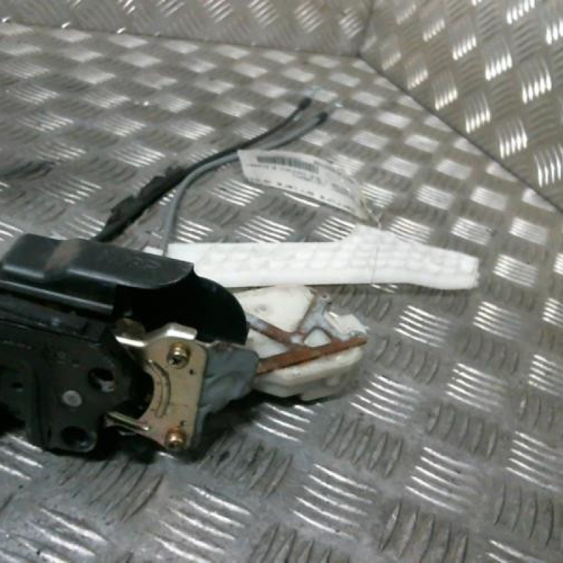 Serrure arriere droit HYUNDAI ELANTRA 1 Photo n°1