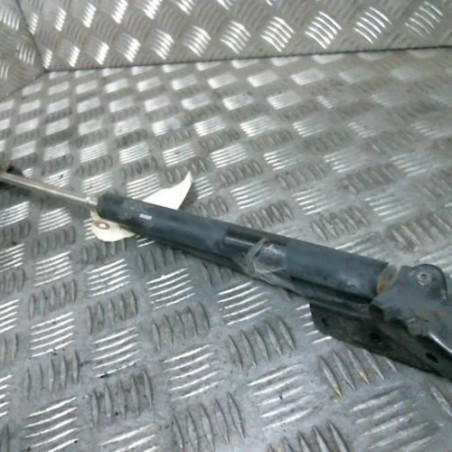 Verin de coffre SUZUKI BALENO 1 Photo n°1
