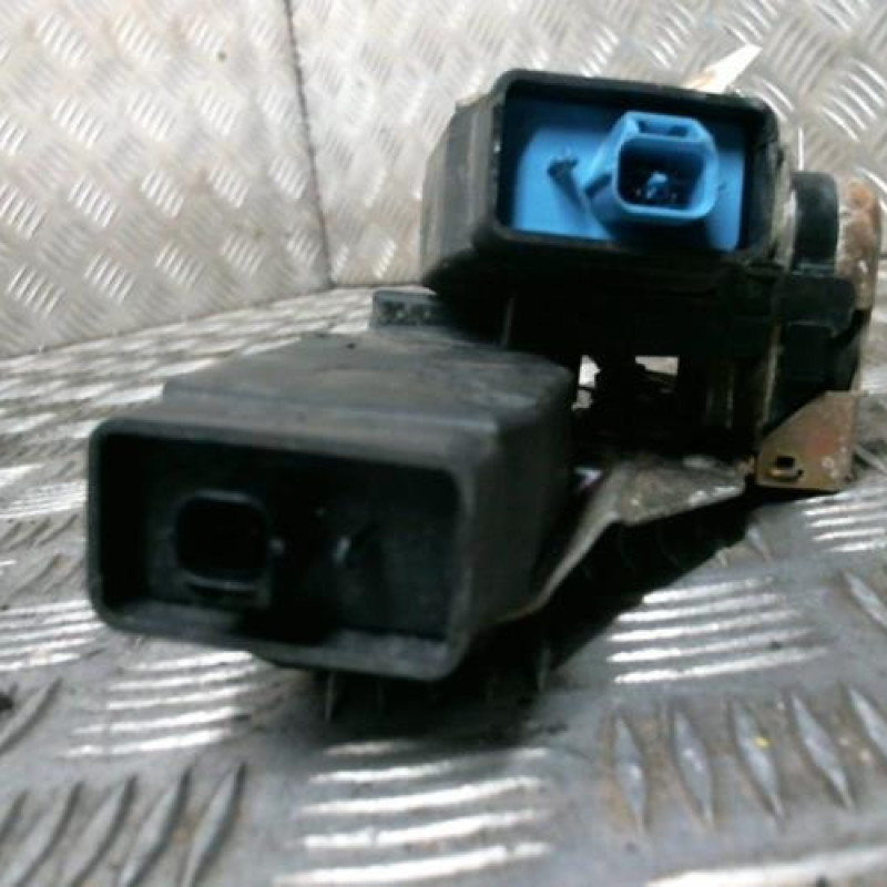 Serrure arriere gauche VOLVO V 40 1 Photo n°2