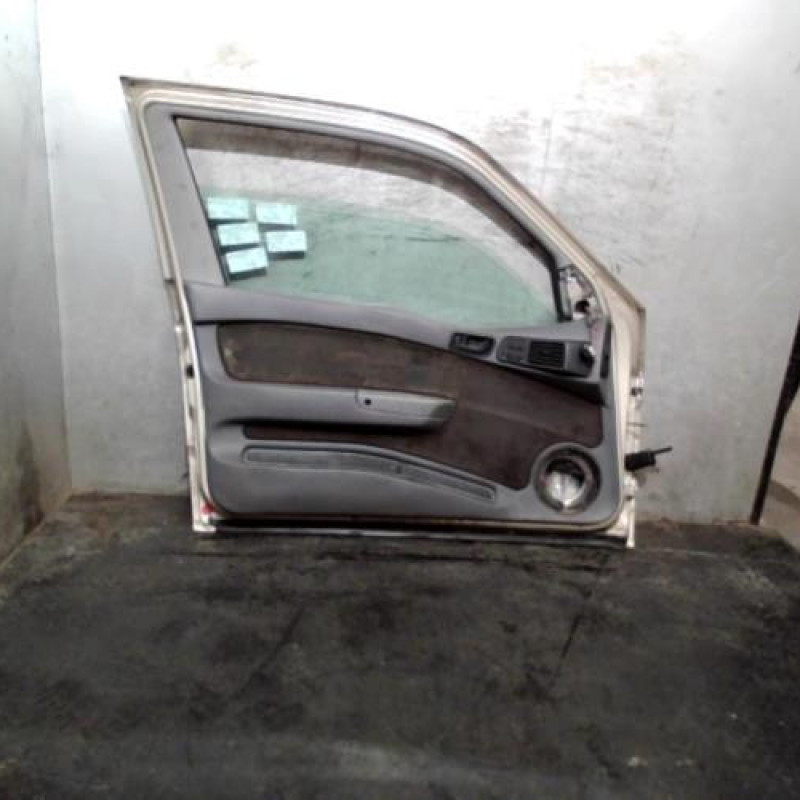 Porte avant gauche ALFA ROMEO 145 Photo n°3