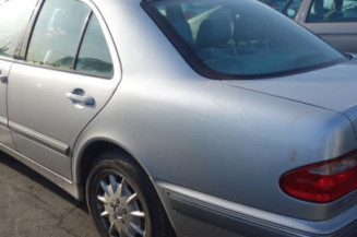 Boitier air bag MERCEDES CLASSE E 210