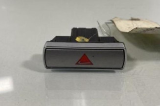 Bouton de warning FORD MONDEO 3 Photo n°1