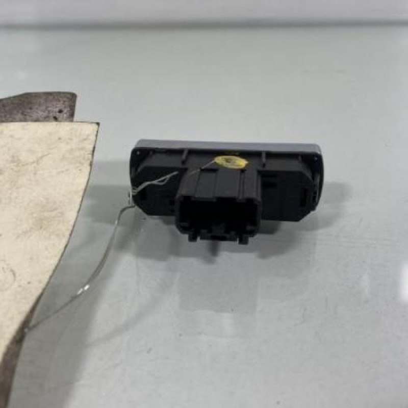 Bouton de warning FORD MONDEO 3 Photo n°3