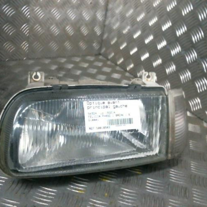 Optique avant principal gauche (feux)(phare) SKODA FELICIA Photo n°1