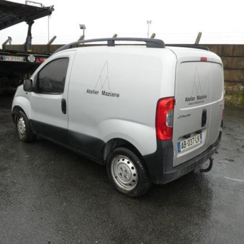 Attache ceinture avant droit CITROEN NEMO Photo n°7