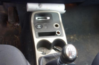Attache ceinture arriere gauche RENAULT ESPACE 4