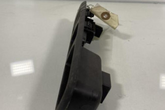 Interrupteur de leve vitre avant droit PEUGEOT 5008 1