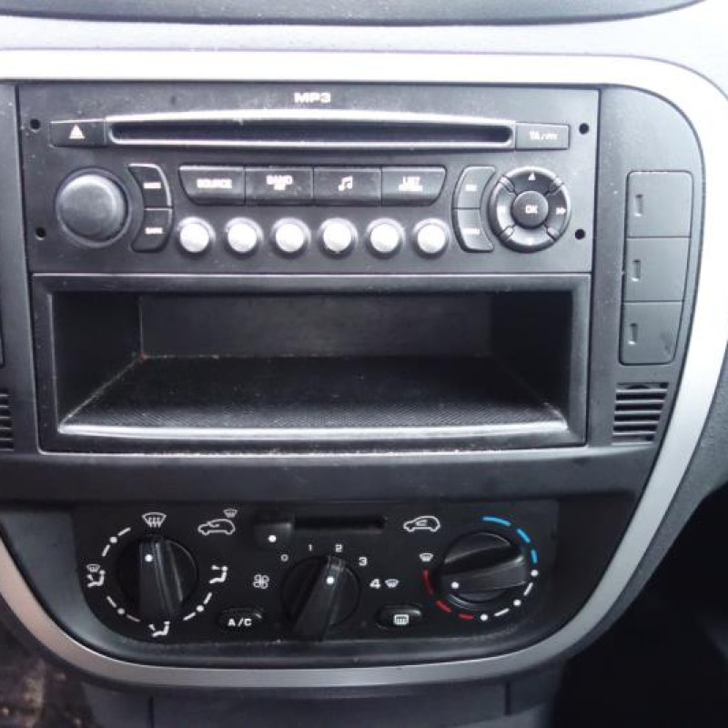 Verin de coffre CITROEN C2 Photo n°7