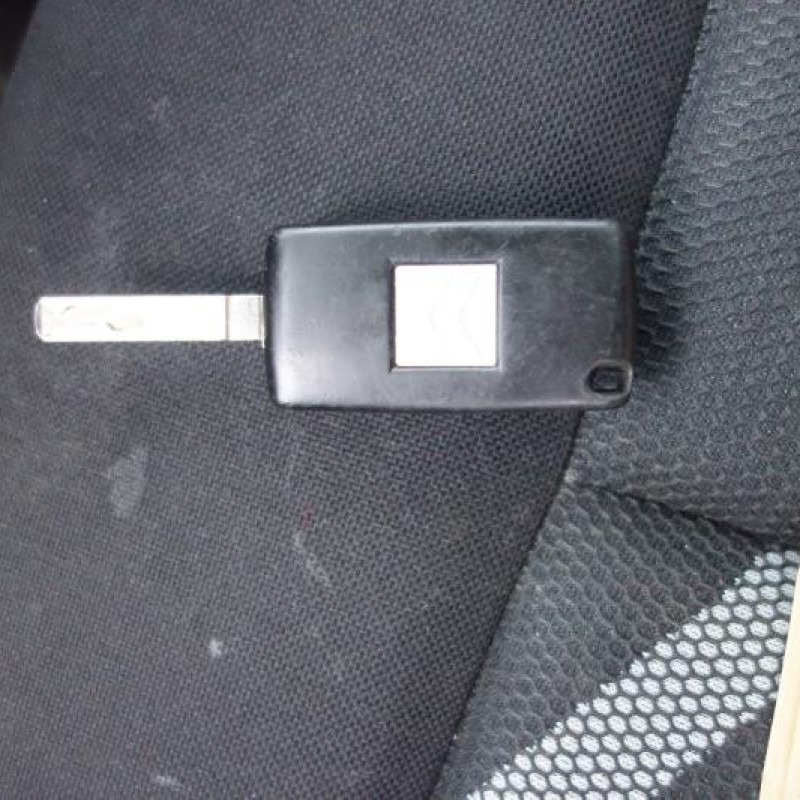 Verin de coffre CITROEN C2 Photo n°8