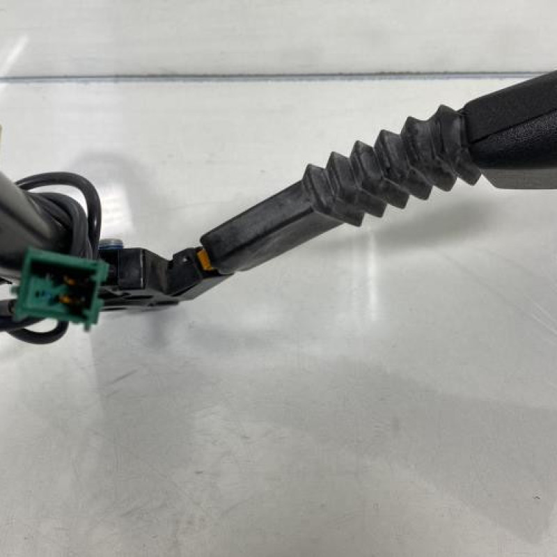 Pretensionneur de ceinture avant droit OPEL CORSA C Photo n°3