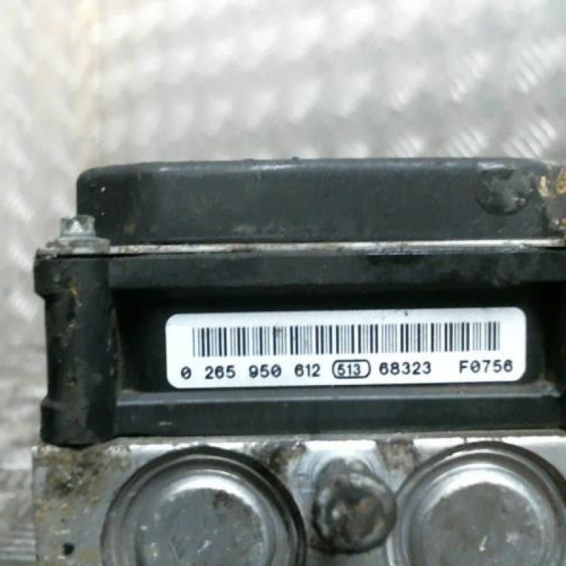Bloc ABS (freins anti-blocage) HYUNDAI SONATA 5 Photo n°3