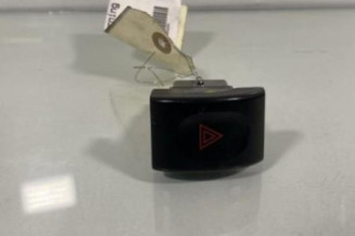 Bouton de warning DAEWOO REZZO Photo n°1