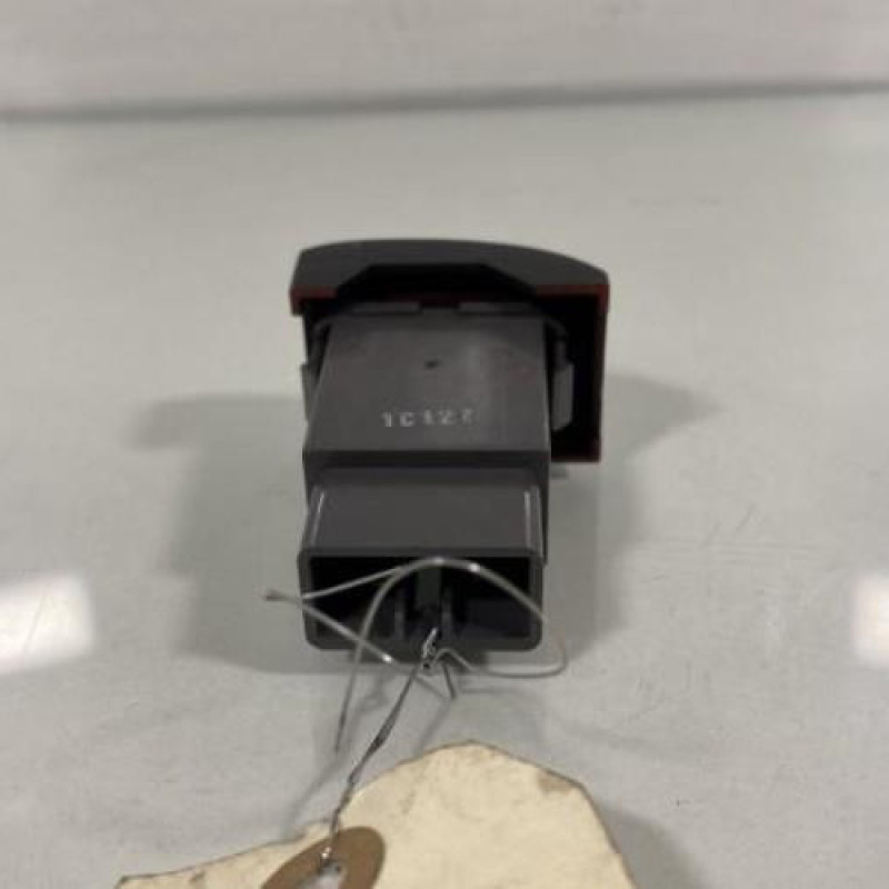 Bouton de warning DAEWOO REZZO Photo n°3